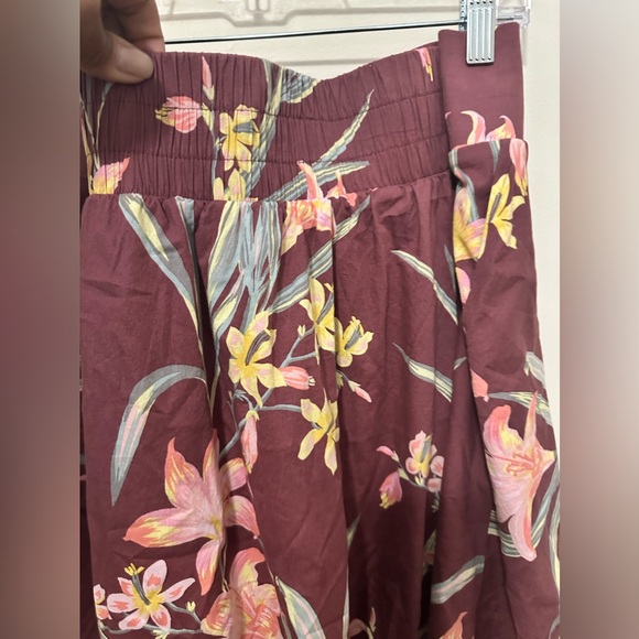 Torrid Poplin Midi Tiered floral skirt size 4 (26/28) - Picture 6 of 7